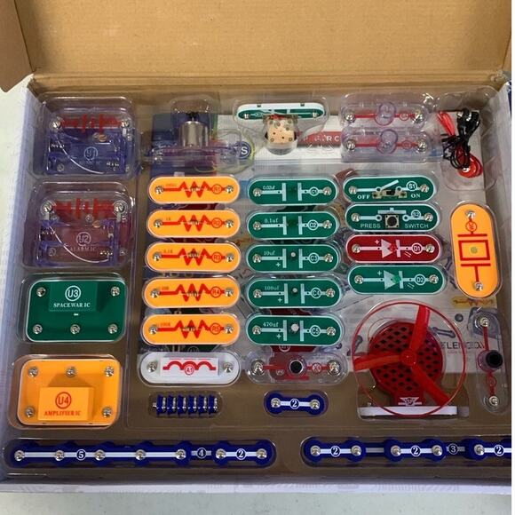 Snap Circuits Classic SC-300 Electronics Exploration Kit, Over 300 Projects - Picture 6 of 7